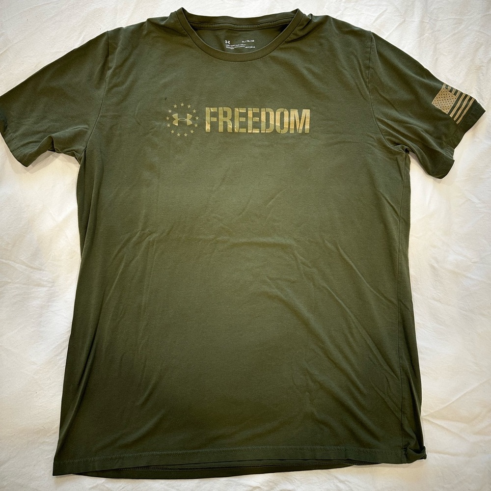 Under Armour Freedom Green Mens Size XL Shirt Performance Military Flag USA